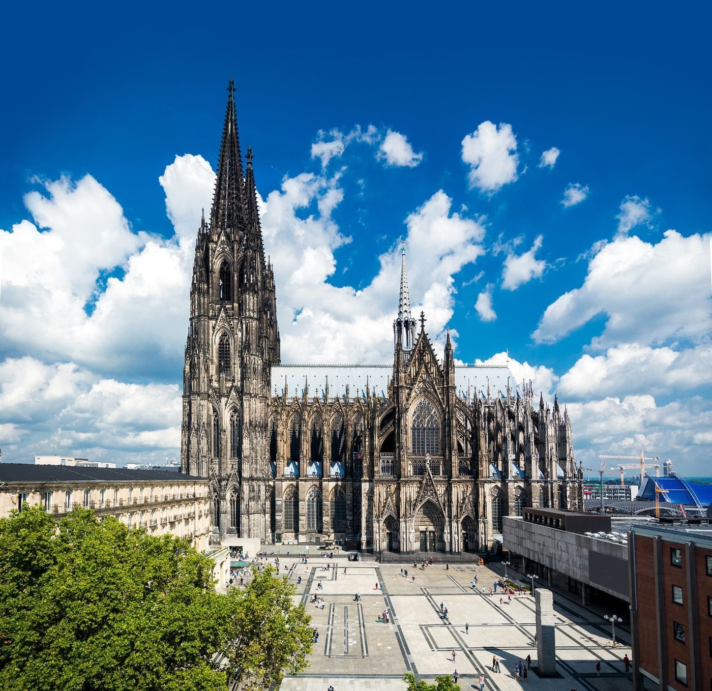 Автобусная экскурсия. Германия – Кельн, Замок Аугустусбург. Excursion en autobus. Allemagne - Cologne, Château d'Augsbourg.